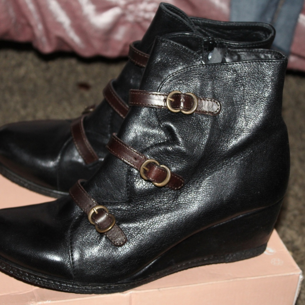 Wedge ankle Boot by Eric Michael